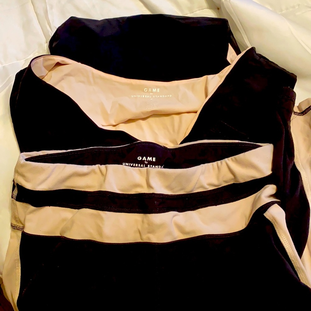 Matching set of Universal Standard Game leggings and top